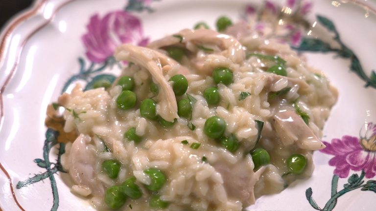 Découvrez comment le risotto de volaille et petits pois de Gérald Watelet peut surprendre vos invités