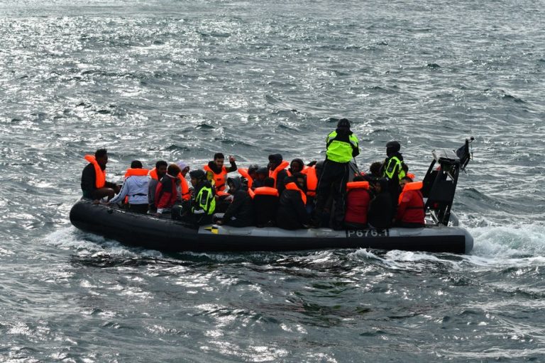 La Manche, théâtre d&rsquo;une tragédie migratoire : entre indifférence et hypocrisie