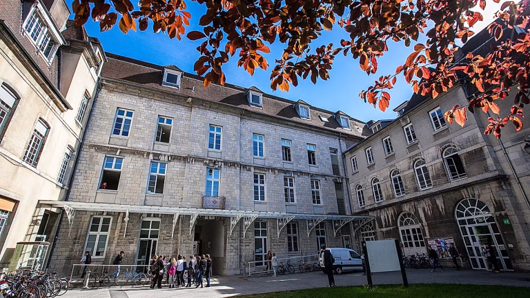 Réforme des droits d’inscription des étudiants extracommunautaires : une mesure controversée