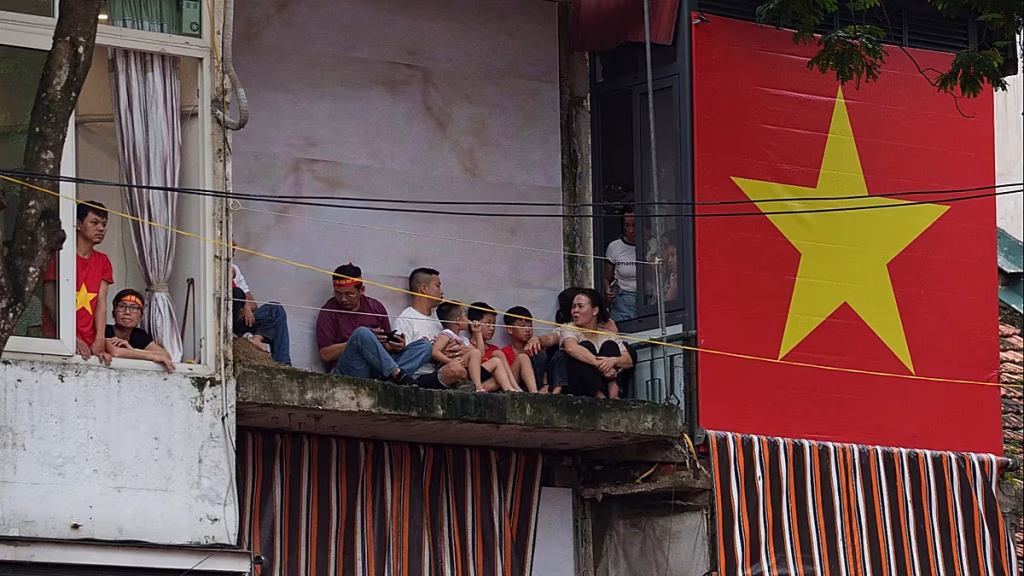 Quand les passeurs vietnamiens prospèrent : les villes RN et leurs dirigeants conservateurs en échec !
