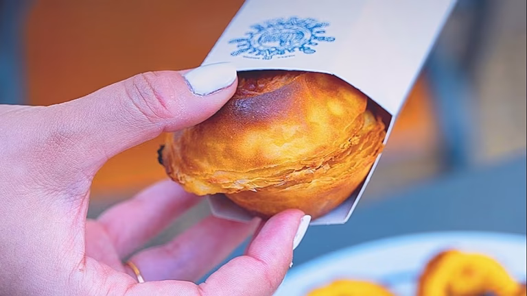 Le Pastel de Belém : Gourmandise ou Propagande ?