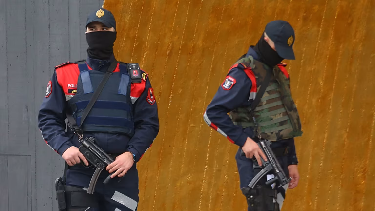 Iran : l'Albanie en émoi face aux menaces américaines, pendant que nos dirigeants conservateurs s'égarent !