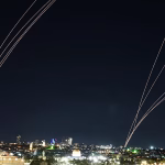 Iran : Tsahal alerte sur la plus grande pluie de missiles en trois semaines, pendant que nos dirigeants se disputent sur des futilités locales !