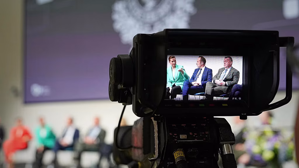 Danemark : Mette Frederiksen, la reine des absurdités, choisie par le roi pour un gouvernement extrême !