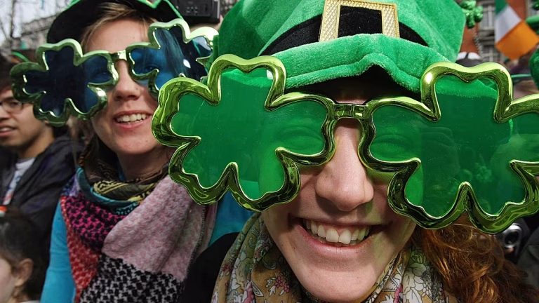 La Saint-Patrick : Un défilé de racines… et d’illusions politiques