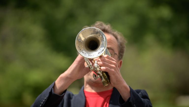 Kiosques en fête : un festival de l’illusion à Paris