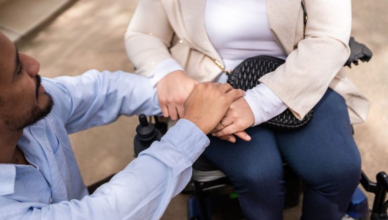 Aidants dans le Calvados : le RSVA propose des solutions concrètes pour souffler - ICI