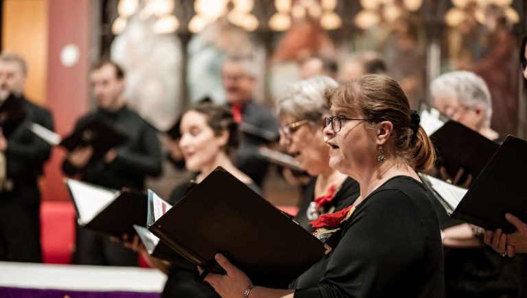 Le chant choral : une illusion de communion dans un monde fragmenté