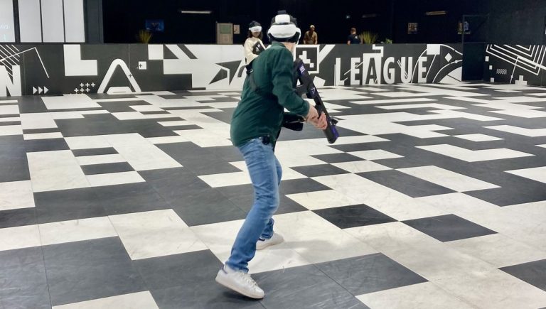 La Réalité Virtuelle : Entre Émerveillement et Illusion