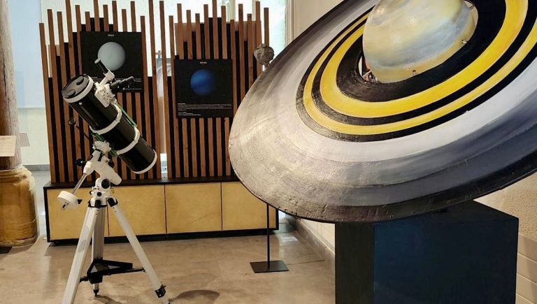 L&rsquo;Univers à portée de main : une exposition qui fait trembler les certitudes