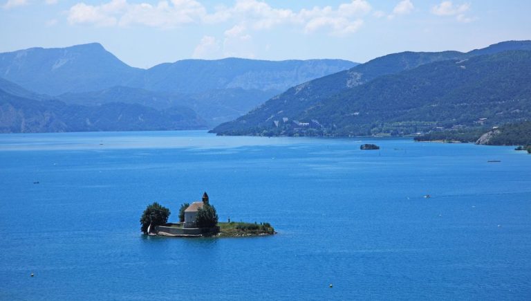 Savines : L&rsquo;Injuste Disparition d&rsquo;un Village sous les Eaux