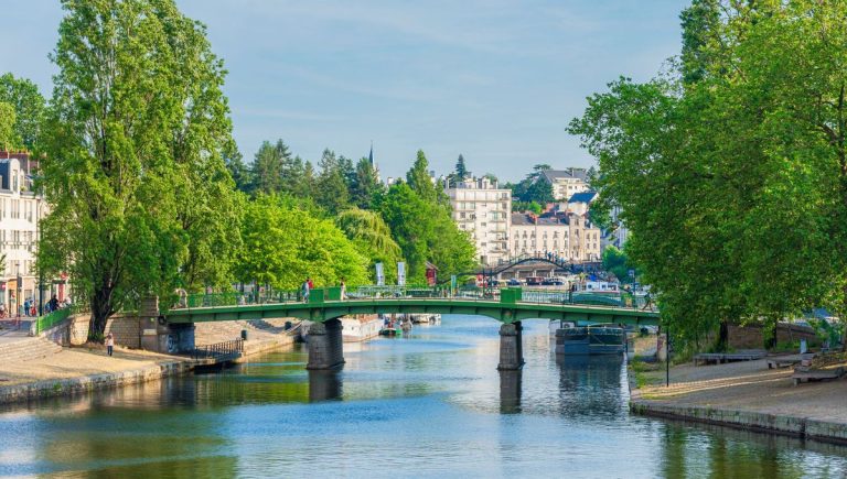 Une Bouffée d’Air : Balades Accessibles autour de La Roche-sur-Yon