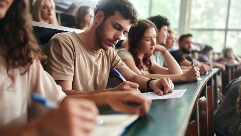 Précarité étudiante : un système qui échoue à ses propres promesses