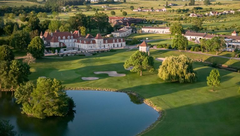 Initiation au Golf : Une Opportunité à Saisir au Château des Vigiers