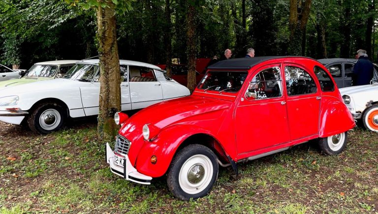 Pourquoi sommes-nous toujours autant attachés aux voitures anciennes ?