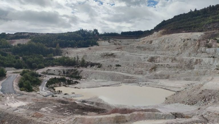 Emmanuel Macron et le projet EMILI : Une étape clé pour l&rsquo;avenir du lithium en France