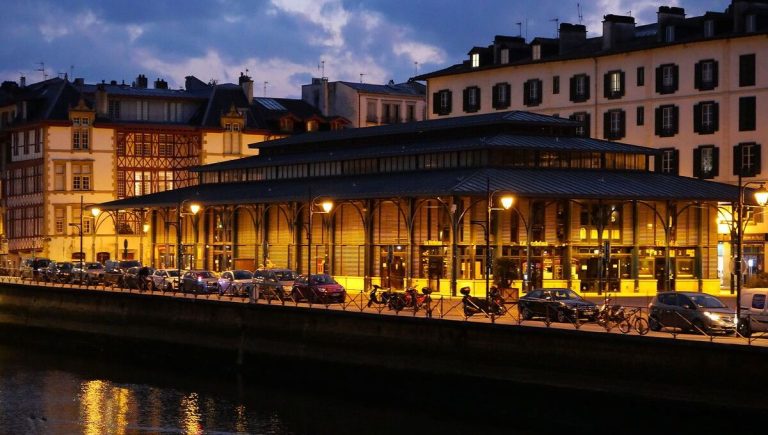 Réhabilitation des Halles de Bayonne : une refonte intérieure engagée par la municipalité.