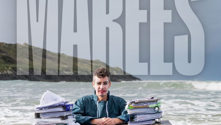 Marées : Un Dialogue de Sourds sur une Plage de Contradictions