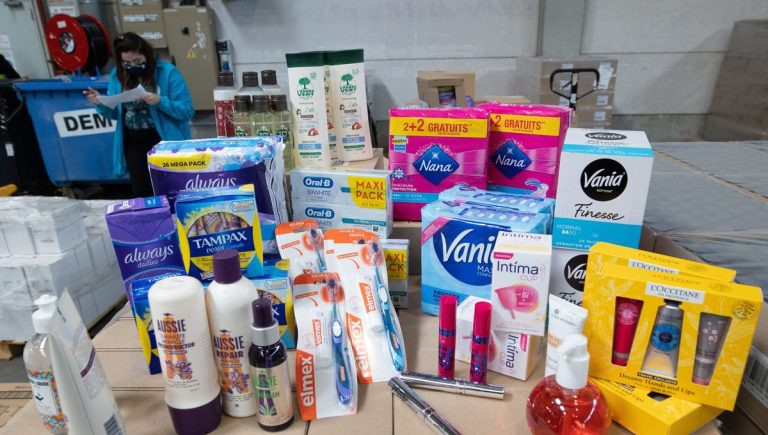 Précarité hygiénique : Dons Solidaires révèle l&rsquo;absurde échec d&rsquo;un système qui laisse tomber les plus vulnérables !