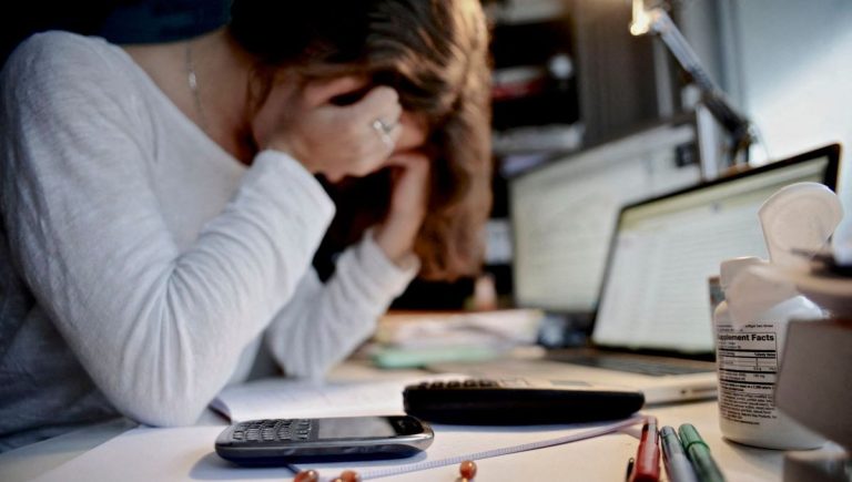 Meryll Simmonet forme des entreprises de l&rsquo;Yonne aux premiers secours en santé mentale.
