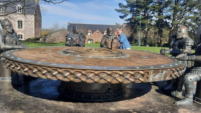 Néant sur Yvel : Quand le passé fait de l&rsquo;ombre au présent