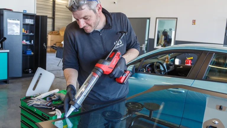 123 Pare-Brise : Quand la transparence se fissure