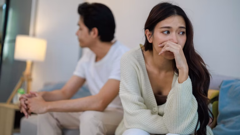 Comprendre la Jalouse Rétroactive : Un Défi pour les Relations Amoureuses