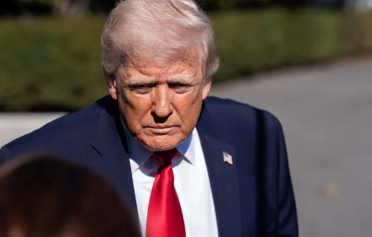 Blocus Naval : Quand Trump Joue au Pirate dans le Détroit d&rsquo;Ormuz