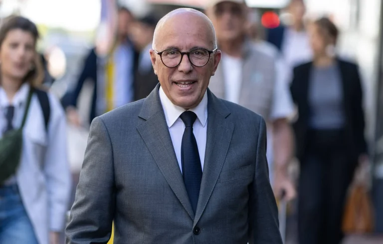 Coupes Budgétaires à Nice : Une Réforme Contestée