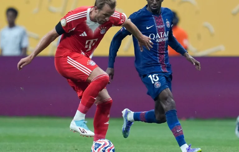 Bayern Munich : Deux styles offensifs contrastés dans la stratégie de jeu moderne