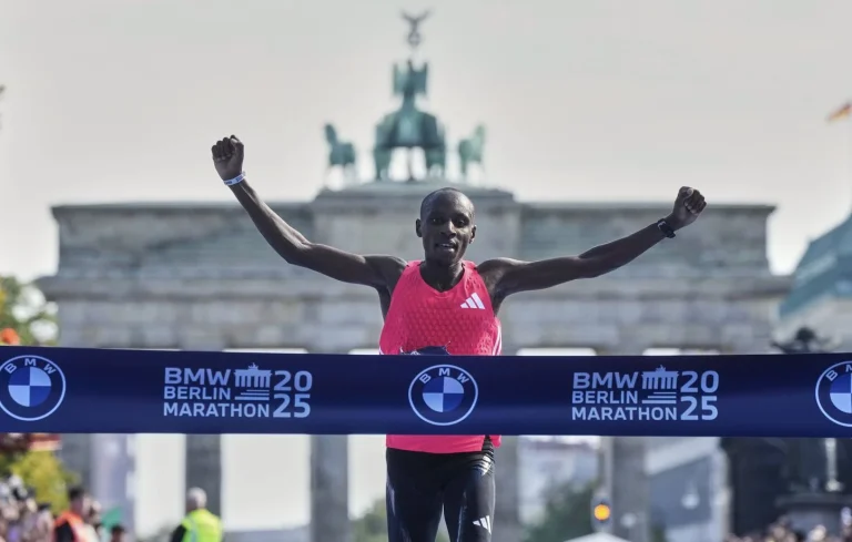 Marathon de Londres : Sabastian Sawe termine en moins de deux heures, un premier historique.