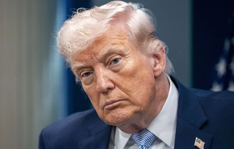 L&rsquo;Impeachment à la Portée de la Folie : Trump Franchit-il la Ligne Rouge ?