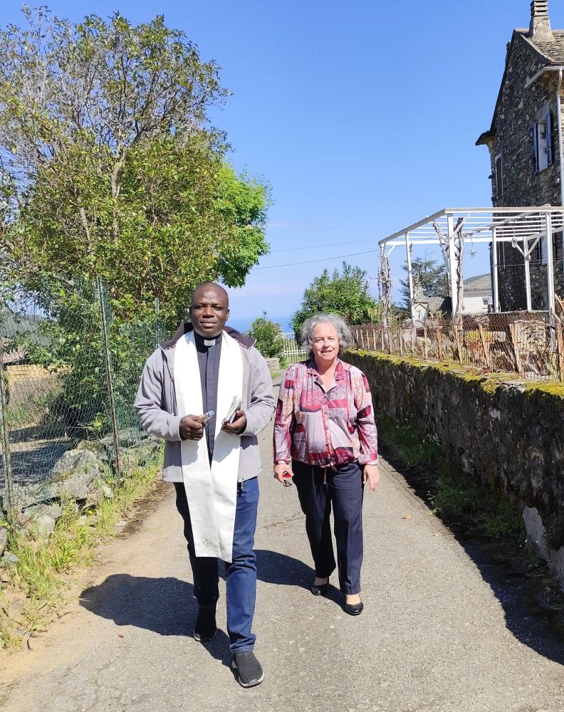 À Pietra Di Verde, les maisons sont bénies pendant que les dirigeants conservateurs plongent dans l'absurde !