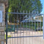 À Saint-Loubès, un collectif de parents proteste contre l'arrêt du chantier de l'école de Modery par le nouveau maire - ICI