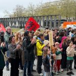 "On ne peut pas ne rien dire" : près de 300 personnes manifestent à Brest contre la carte scolaire - ICI
