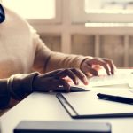 Étude choc : l'IA menace un quart des emplois en France, mais nos dirigeants conservateurs s'en moquent !