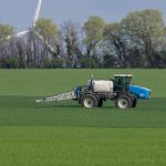 Pesticides agricoles : une étude "révèle un lien solide entre l’exposition et le risque d’apparition de cancers" - ICI