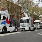 PHOTOS - Des dizaines de camions défilent dans le centre-ville de Toulouse pour dénoncer les prix des carburants - ICI