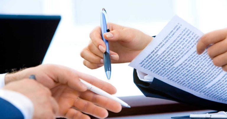 Quand les aides sociales flambent, les maires RN s'en frottent les mains : un paradoxe absurde à l'échelle locale !