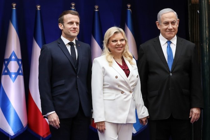 Emmanuel Macron rencontre&nbsp;Benyamin Netanyahou et sa femme, Sara, &agrave;&nbsp;J&eacute;rusalem, le 22 janvier 2020