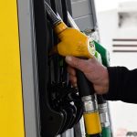 Carburants : Lecornu joue les pompiers dans des villes RN, entre promesses vides et absurdités locales !