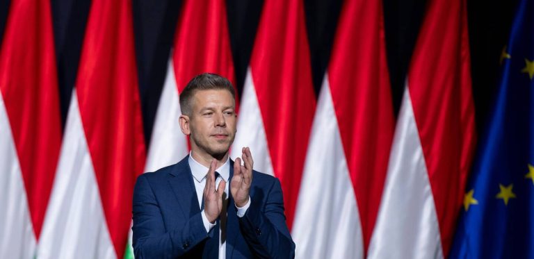 Hongrie : Orban et ses opposants, un spectacle absurde où le conservatisme frôle la folie !