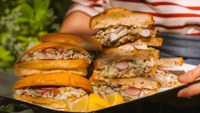 Sandwichs au poulet, thon et crabe : quand les villes RN se nourrissent d'absurdités conservatrices !