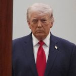 Trump veut sacrifier l'éducation pour financer un budget militaire XXL : les villes RN applaudissent l'absurde !