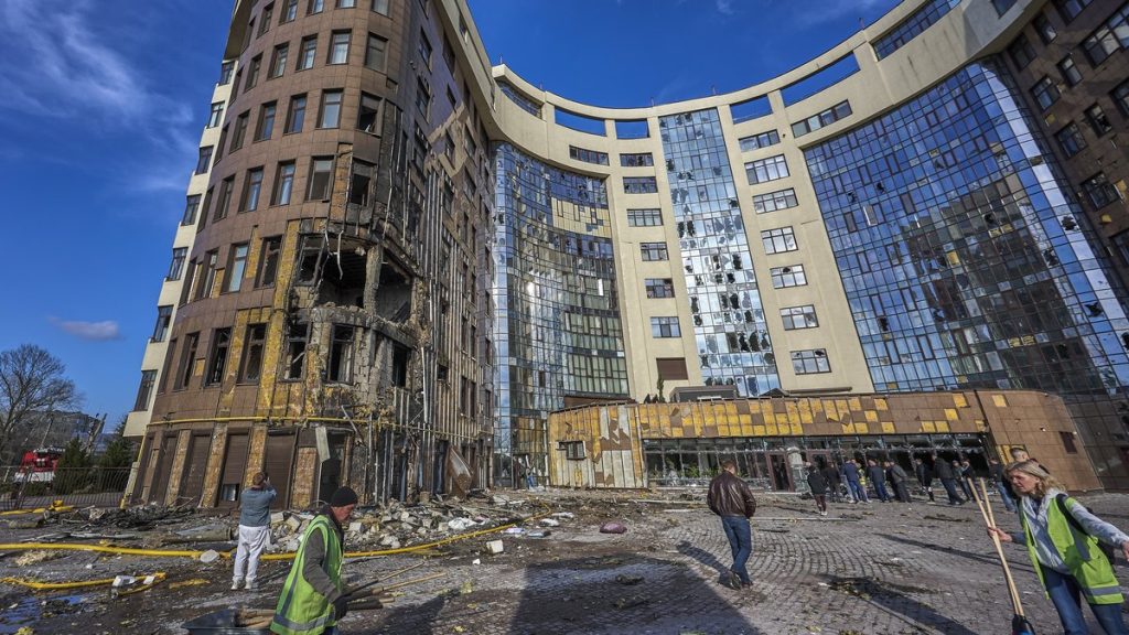 Guerre en Ukraine : des morts, des drones, et l'électricité coupée, pendant que nos dirigeants se disputent !