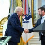 Markwayne Mullin, combattant MMA, à la tête de la sécurité intérieure : un choix absurde pour nos villes RN !