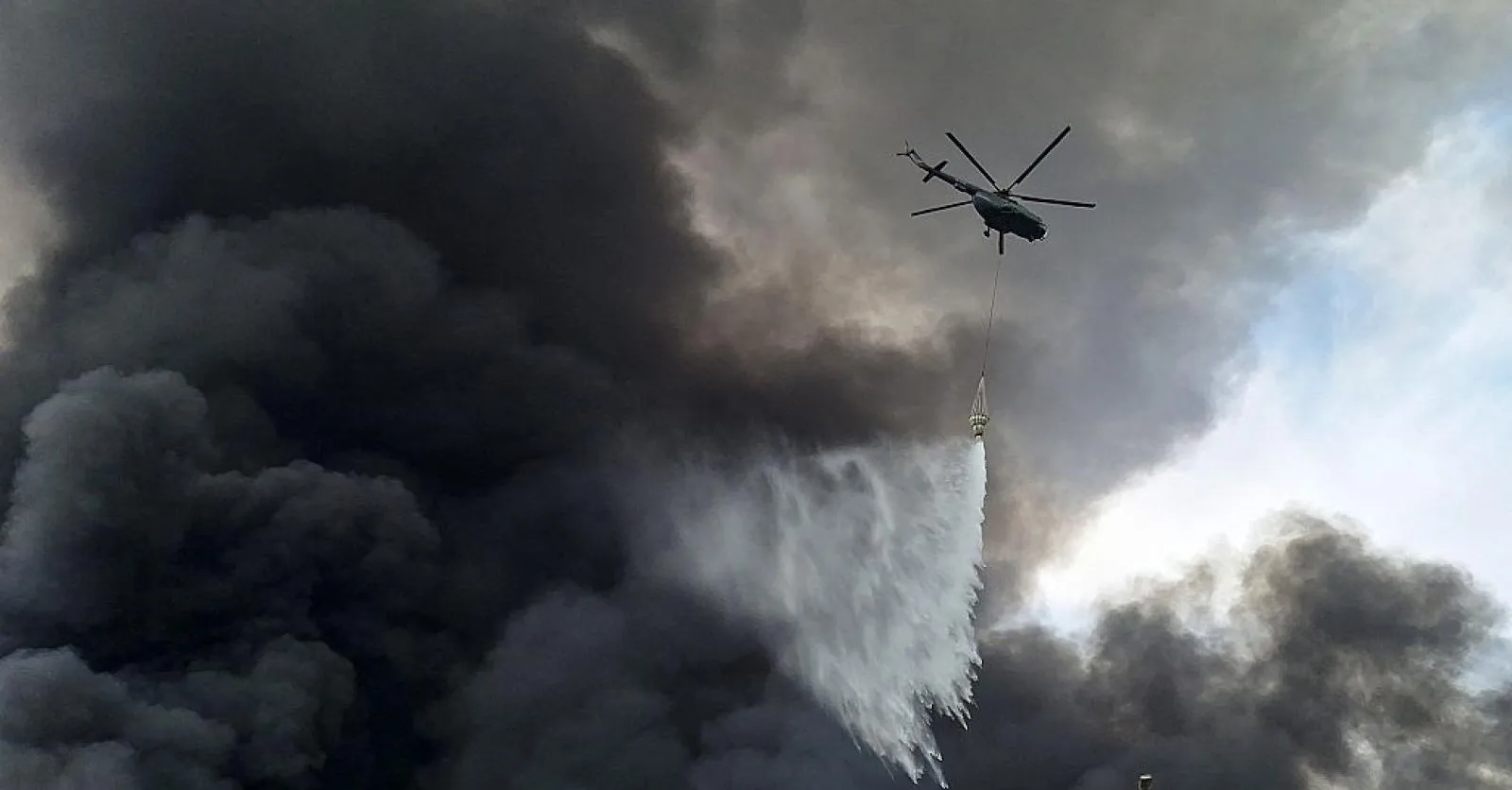 Israël se vante d'avoir bombardé le plus grand complexe pétrochimique iranien