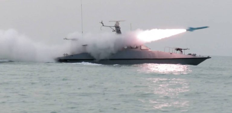 Téhéran, le doigt sur la gâchette : quand les dirigeants conservateurs jouent avec le détroit d'Ormuz !