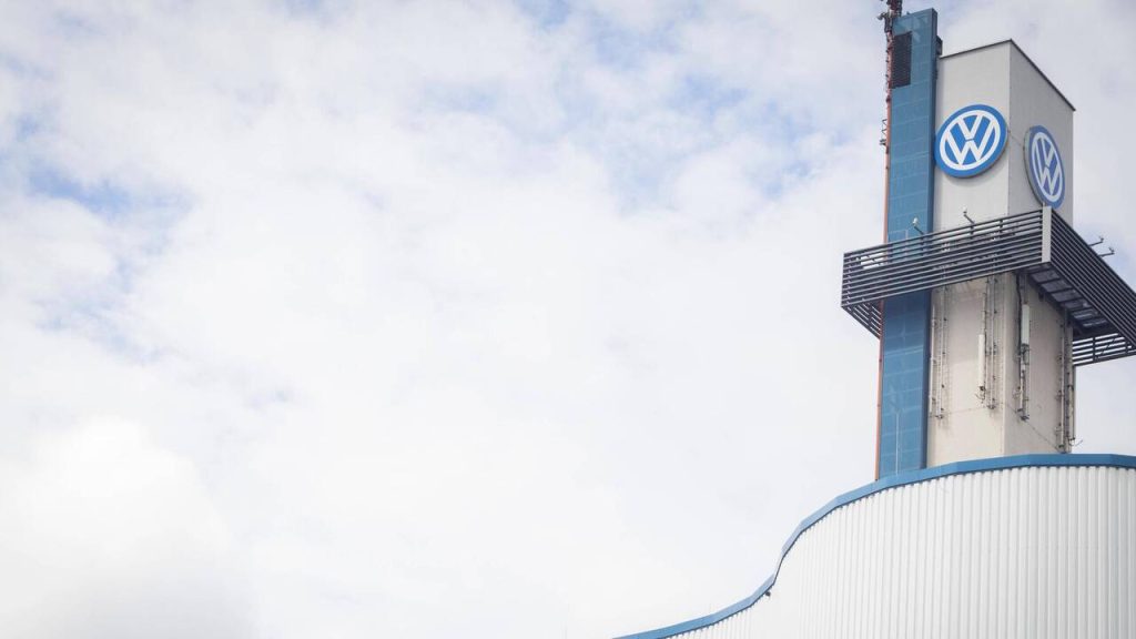 Renault et Volkswagen : quand les voitures deviennent des armes, les maires RN applaudissent l'absurde !