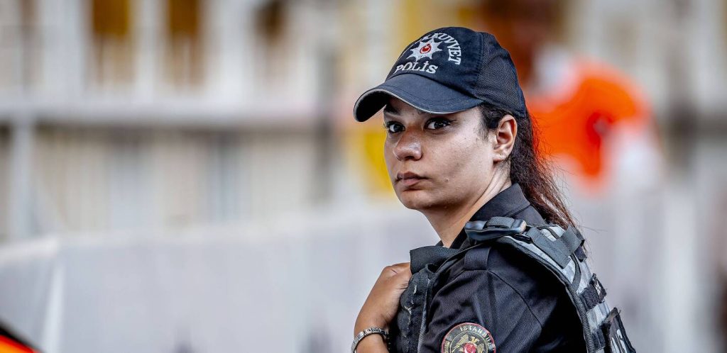 Fusillade à Istanbul : un mort et des policiers blessés, la Turquie face à l'absurde des dirigeants conservateurs !